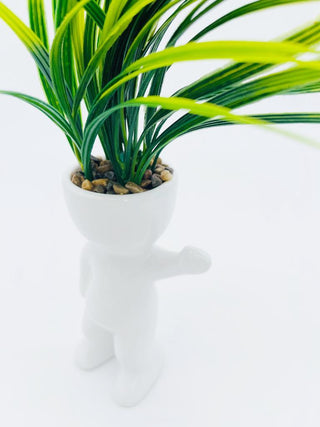 Vaso omino con capelli di erba artificiale